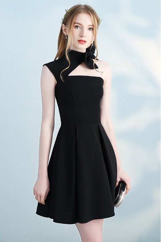 Black Halter Short Homecoming Dress Open Back with Bow cg13323