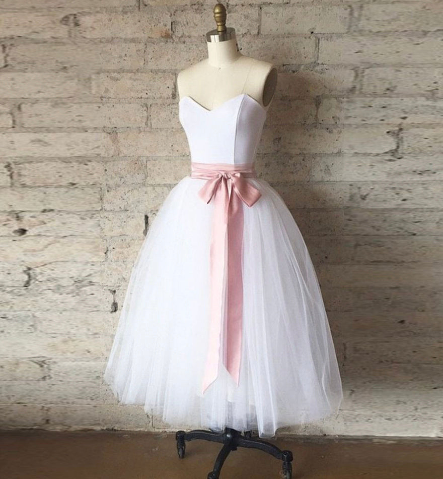 WHITE SWEETHEART NECK SHORT Homecoming Dress cg13428