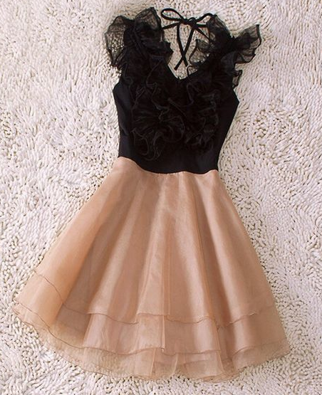 A-Line V-Neck Short Champagne Chiffon Homecoming Dress with Flowers Tiered cg330