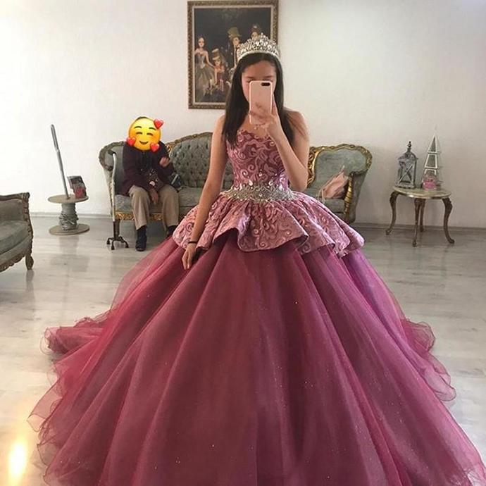 Satin Ball Gown Quinceanera prom Dress 2021 Scoop Sleeveless Shining Lace Applique Girls Fifteen Birthday Party Gown Formal Dresses   cg13226